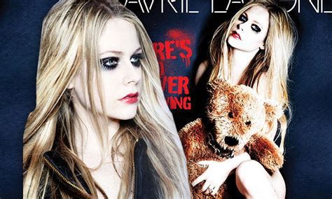 avril lavigne naked picture